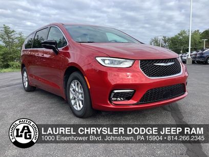 New 2026 Chrysler Pacifica Select