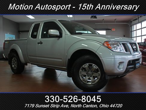 Used 2018 Nissan Frontier PRO-4X image 2