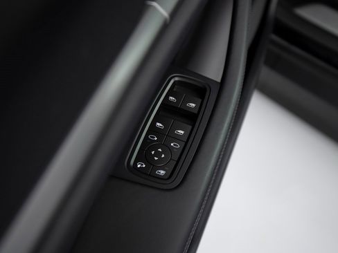 Certified 2025 Porsche Taycan 4S image 20