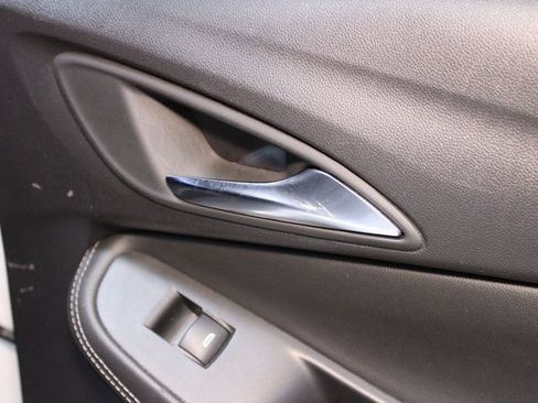 Used 2024 Buick Encore GX Sport Touring image 13