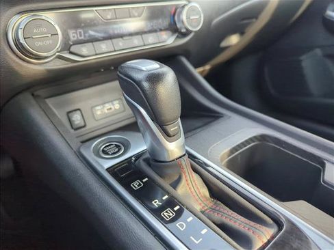 Used 2025 Nissan Sentra SR FWD image 12