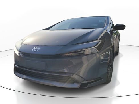 Used 2024 Toyota Prius Limited w/ Limited Premium Package FWD image 3