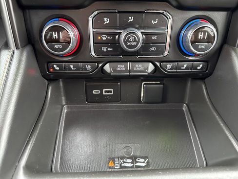 Used 2024 Chevrolet Tahoe Premier image 30