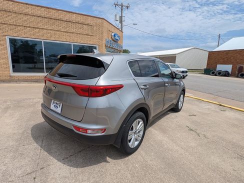 Used 2019 Kia Sportage LX image 6