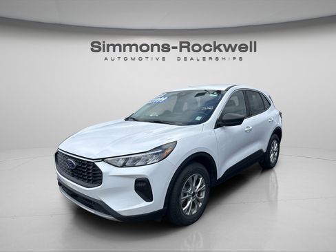Used 2023 Ford Escape Active image 4