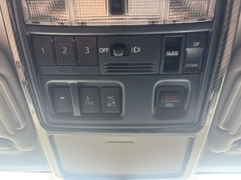 Used 2016 Toyota 4Runner Limited AWD/4WD image 25