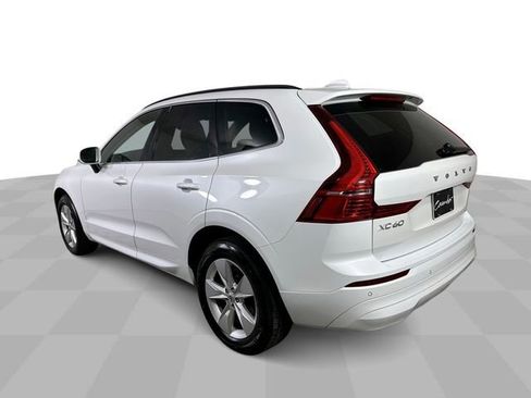 Used 2022 Volvo XC60 B5 Momentum AWD/4WD image 6