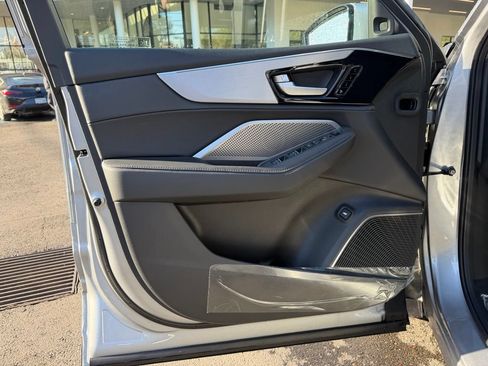 New 2026 Acura MDX SH-AWD image 11