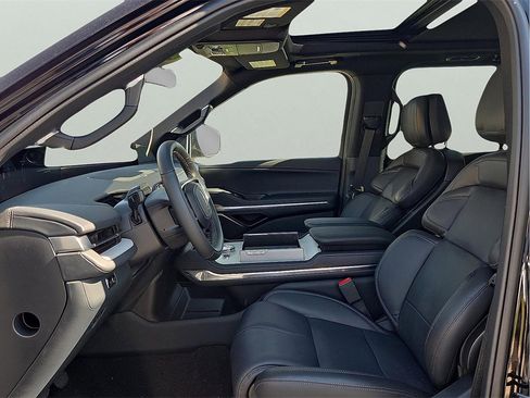 New 2025 Lincoln Navigator Reserve w/ Jet Appearance Package image 13