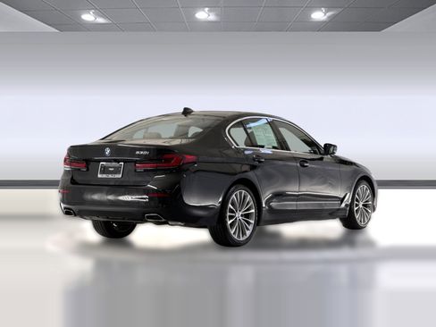 Certified 2023 BMW 530i w/ Convenience Package image 9
