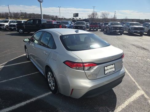 Used 2024 Toyota Corolla LE image 3