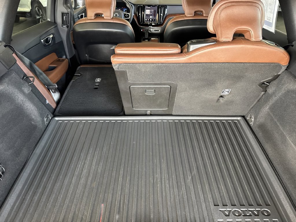 Certified 2024 Volvo XC60 T8 Plus w/ Protection Package Premier AWD/4WD image 14