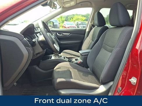 Used 2019 Nissan Rogue SV AWD/4WD image 2