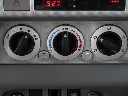 Used 2011 Toyota Tacoma 4x4 Double Cab w/ SR5 Pkg #2 image 35