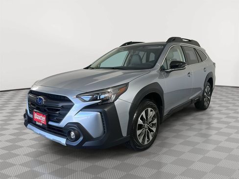 Certified 2025 Subaru Outback Limited AWD/4WD image 3