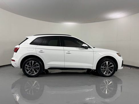 Used 2024 Audi Q5 2.0T Premium w/ Summer of Audi Package image 5