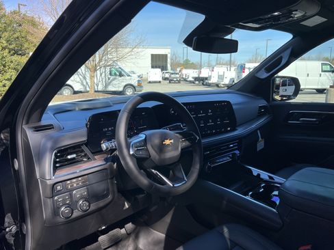 New 2026 Chevrolet Suburban LT w/ Comfort Package image 17