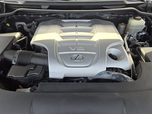 Used 2016 Lexus LX 570 570 image 31