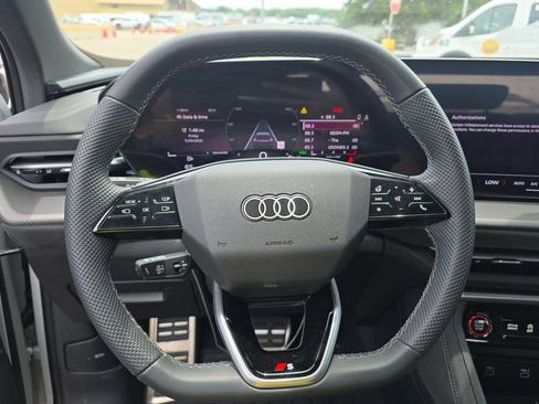 Used 2025 Audi SQ5 Premium Plus w/ Premium Plus Package AWD/4WD image 4