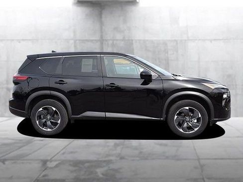 Certified 2025 Nissan Rogue SV image 5