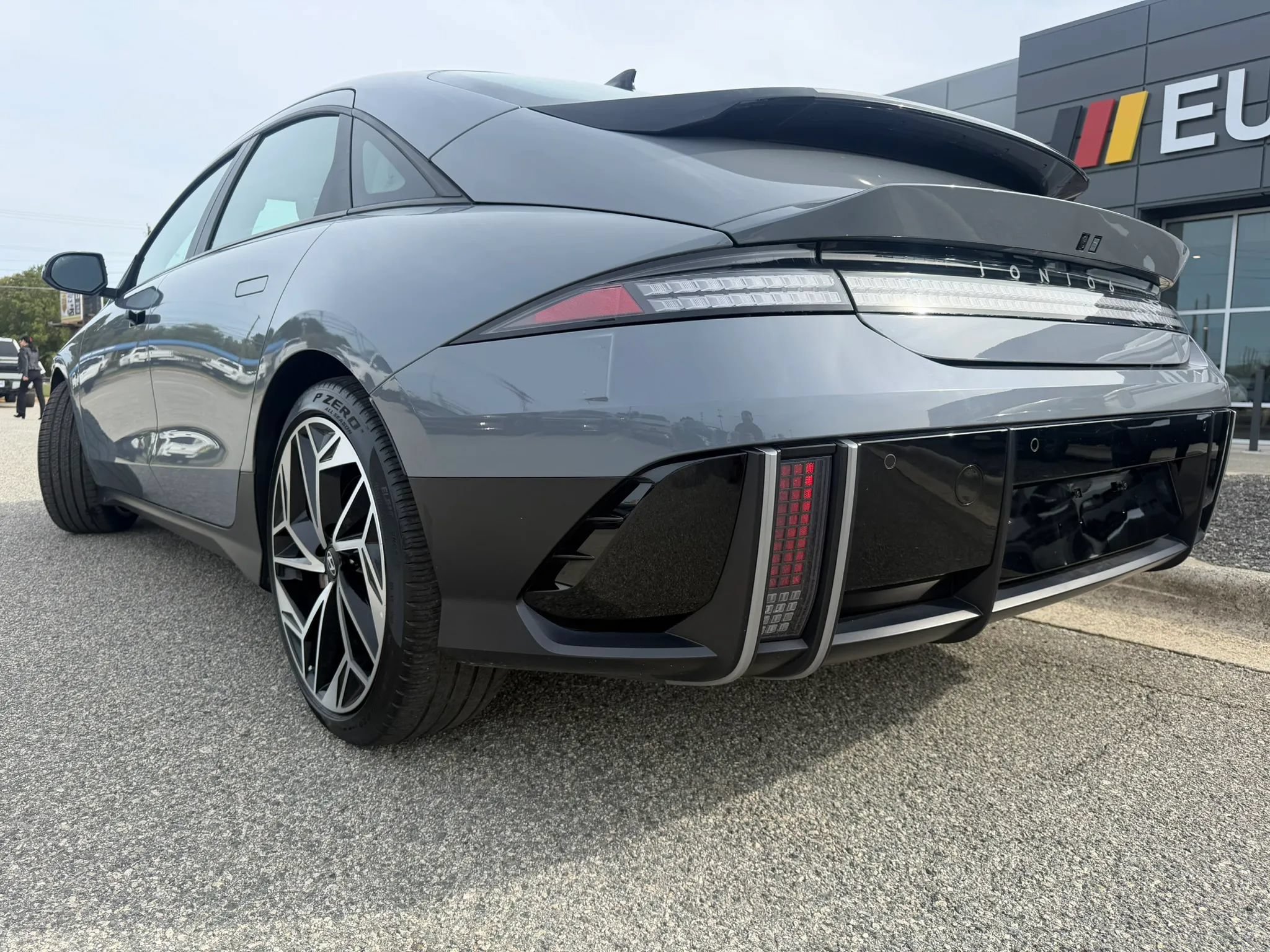 Used 2023 Hyundai Ioniq 6 SEL AWD/4WD image 3