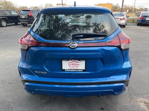 Used 2021 Nissan Kicks S image 5