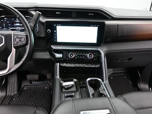 Used 2024 GMC Sierra 2500 Denali w/ Max Trailering Package image 14