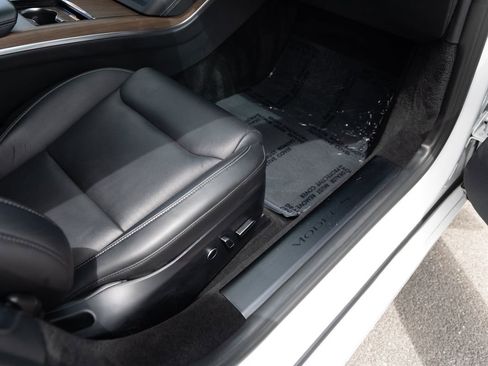 Used 2021 Tesla Model S Plaid image 22