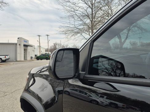 Used 2018 Chevrolet Colorado ZR2 image 5