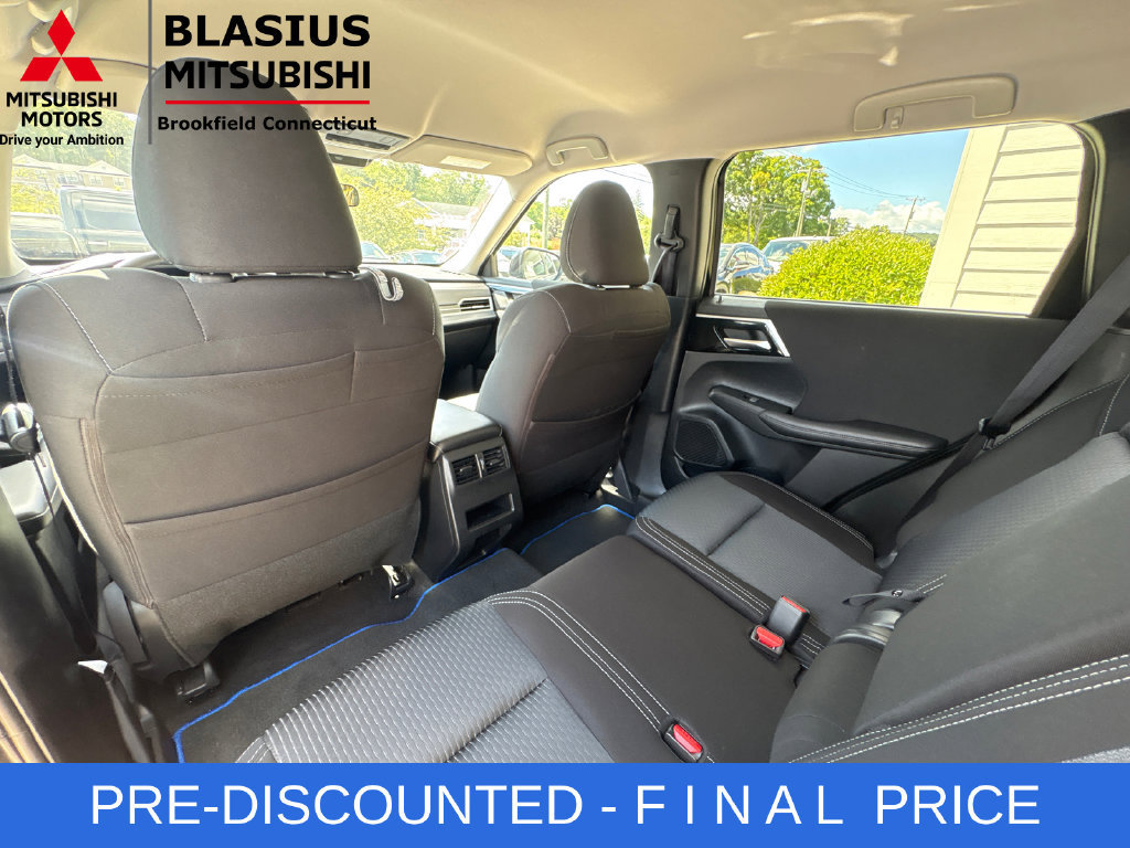 Used 2025 Mitsubishi Outlander ES AWD/4WD image 37