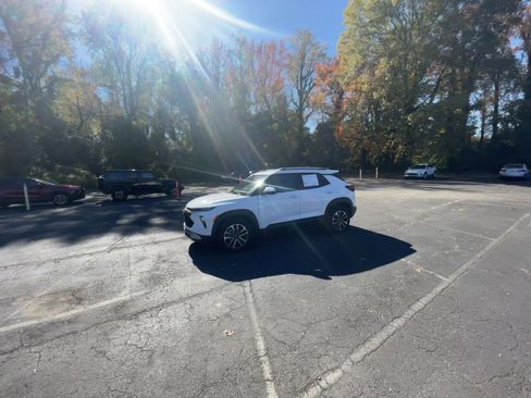 Used 2025 Chevrolet TrailBlazer LT image 16