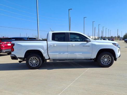 Used 2024 Chevrolet Colorado LT w/ LT Convenience Package II image 8