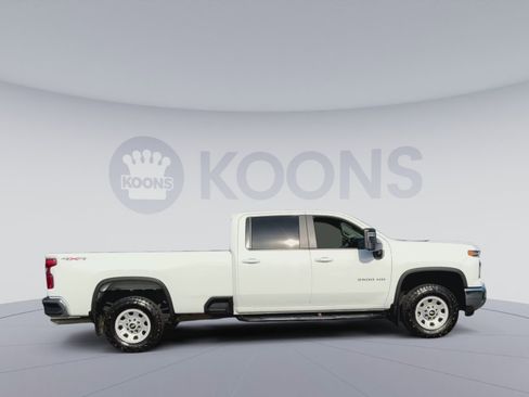 Used 2024 Chevrolet Silverado 3500 LT image 2