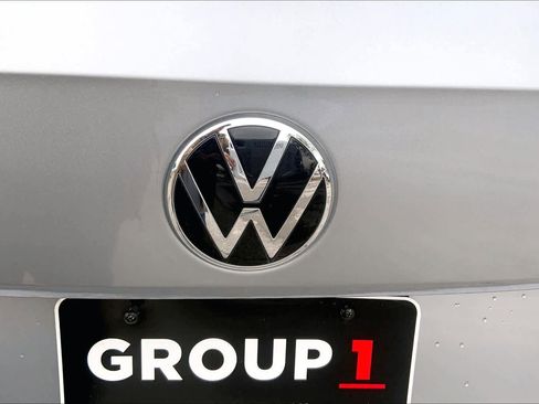 Used 2022 Volkswagen Taos SEL image 31