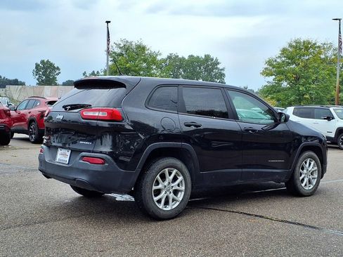Used 2016 Jeep Cherokee Sport w/ Cold Weather Group AWD/4WD image 4