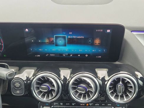 Certified 2022 Mercedes-Benz GLA 250 image 17