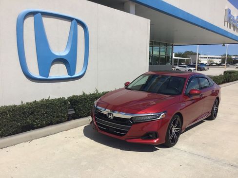 Used 2022 Honda Accord Touring image 1