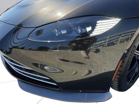 Used 2022 Aston Martin V8 Vantage Roadster image 12