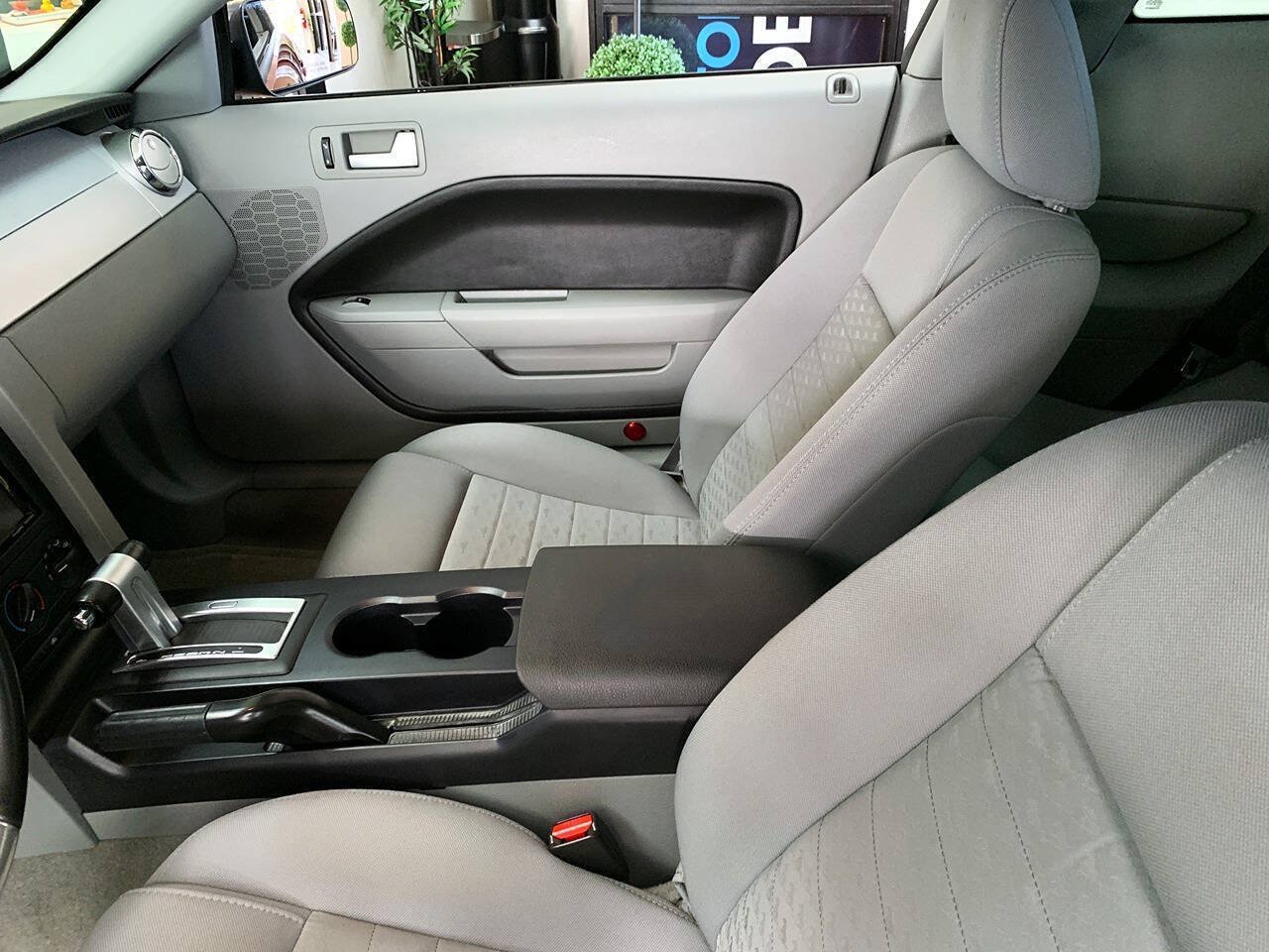 Used 2006 Ford Mustang GT RWD image 10