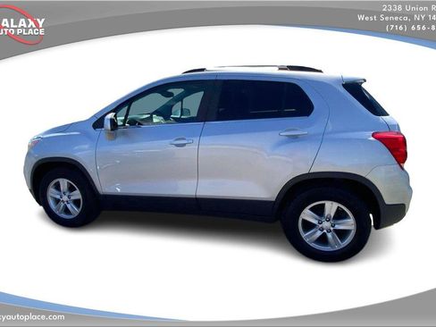 Used 2019 Chevrolet Trax LT FWD image 8