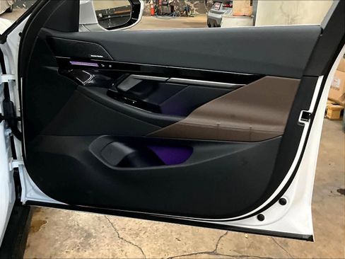 Used 2026 BMW 530i w/ Premium Package image 25