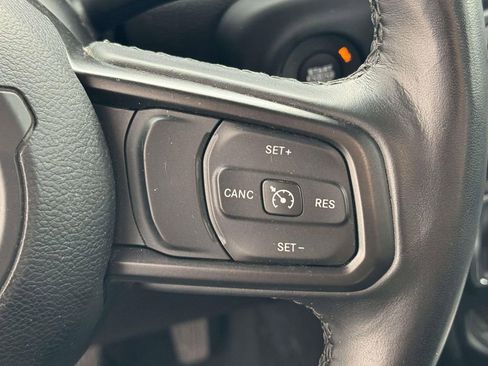 Used 2021 Jeep Gladiator Sport image 19