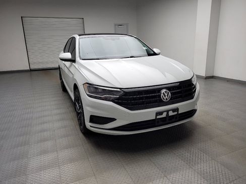 Used 2021 Volkswagen Jetta SE w/ SE Cold Weather Package image 14