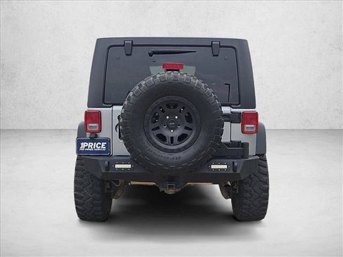 Used 2016 Jeep Wrangler Unlimited Rubicon w/ Connectivity Group AWD/4WD image 6