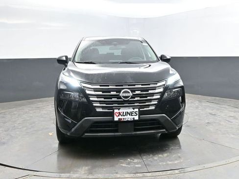 Used 2025 Nissan Rogue SV image 2