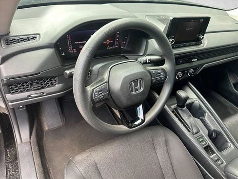 Used 2023 Honda Accord EX image 10