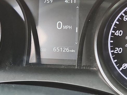 Used 2023 Toyota Camry SE image 19