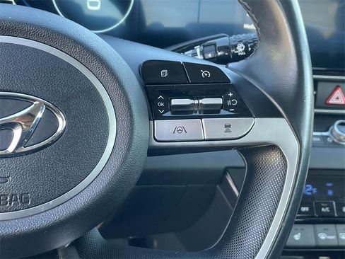 Used 2023 Hyundai Elantra SEL w/ Convenience Package image 23