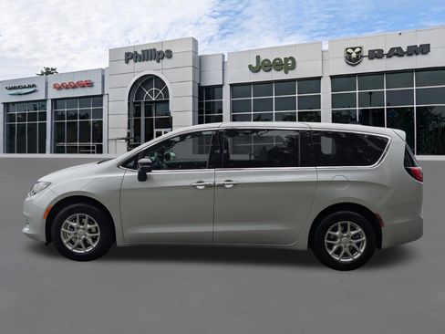 New 2026 Chrysler Voyager LX FWD image 6