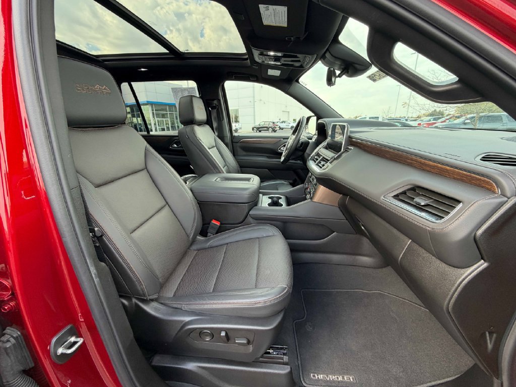 Used 2024 Chevrolet Tahoe High Country AWD/4WD image 23